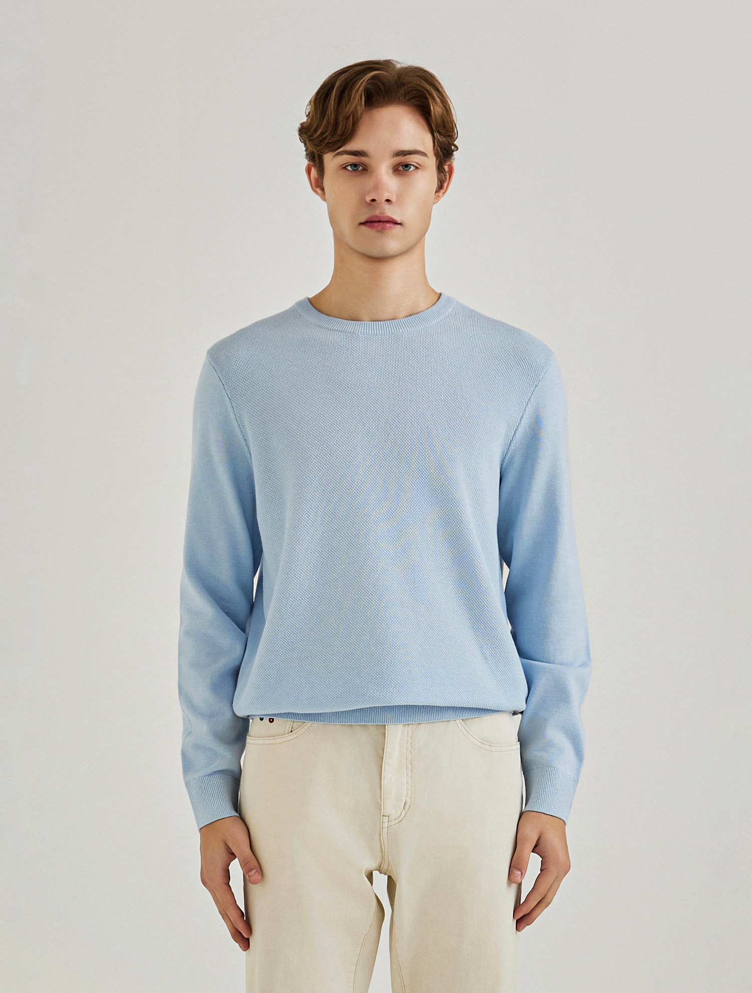 배색 포인트 라운드 스웨터 블루 (AMSERD10141)